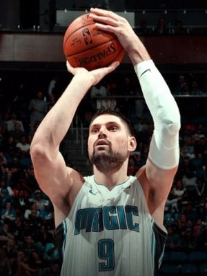 米兰后焕发 米兰后焕发