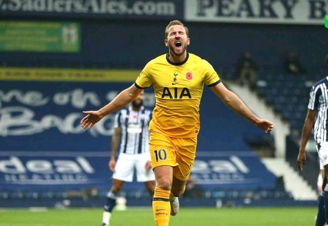 延伸到球场 延伸到球场