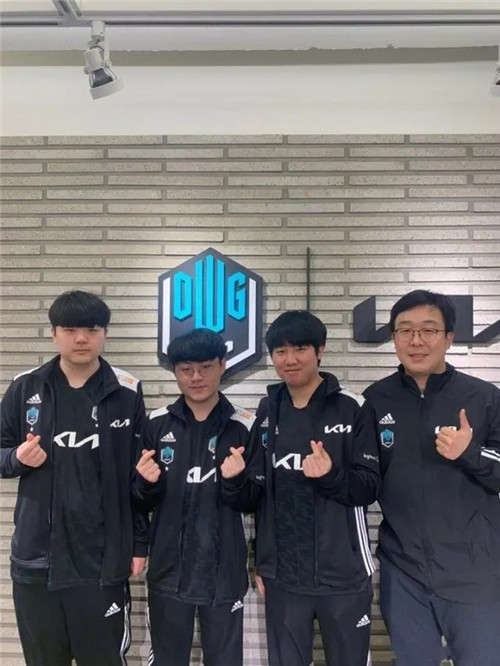 乌兹别克斯 乌兹别克斯